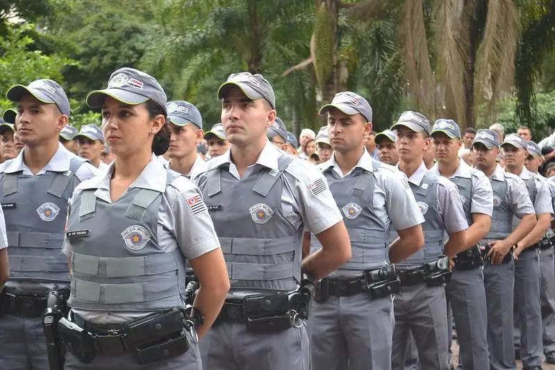 Seguro de vida para policial militar cobre acidente em serviço?